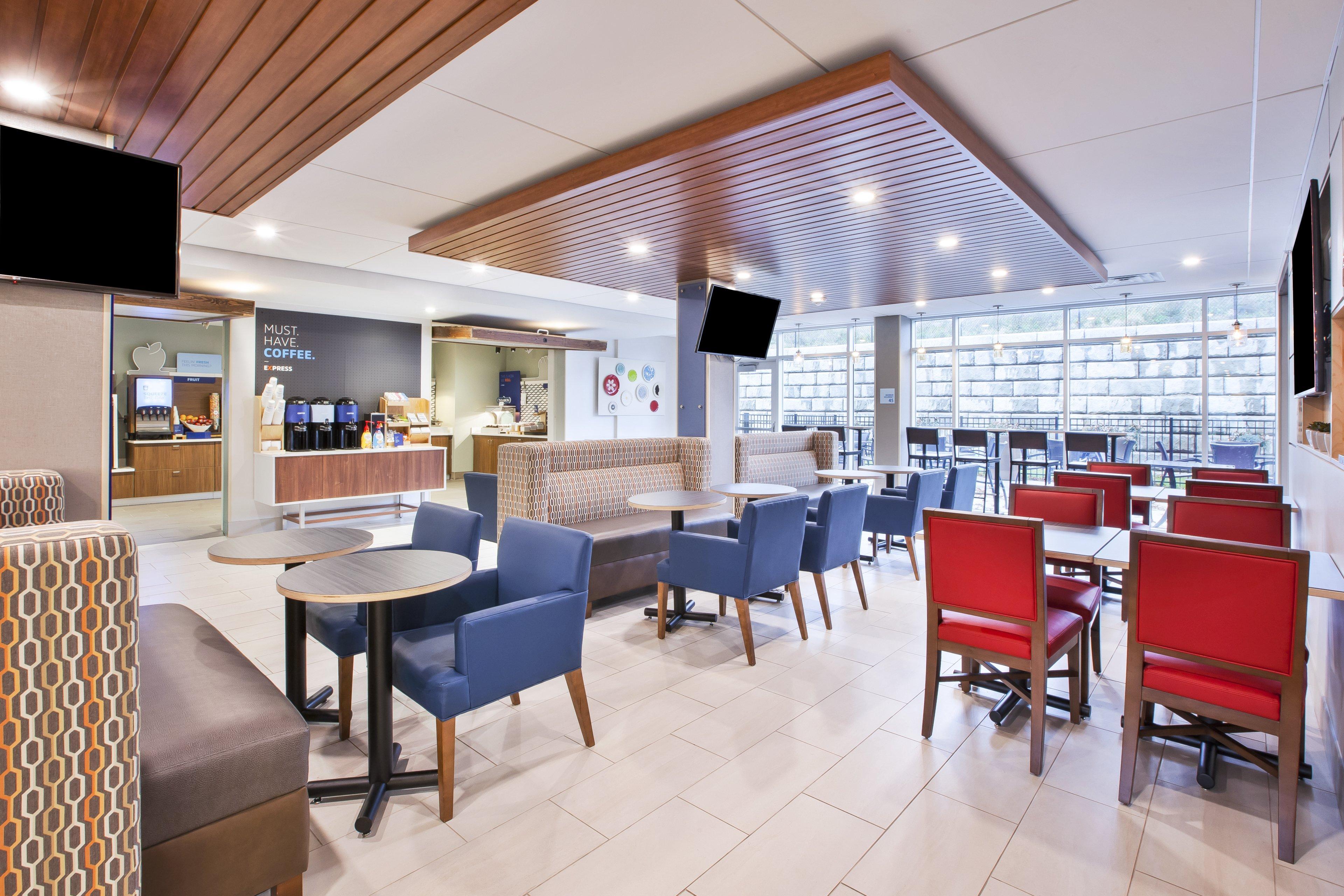 Holiday Inn Express & Suites Grand Rapids Airport North, An Ihg Hotel Exteriör bild