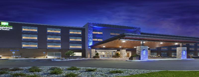 Holiday Inn Express & Suites Grand Rapids Airport North, An Ihg Hotel Exteriör bild